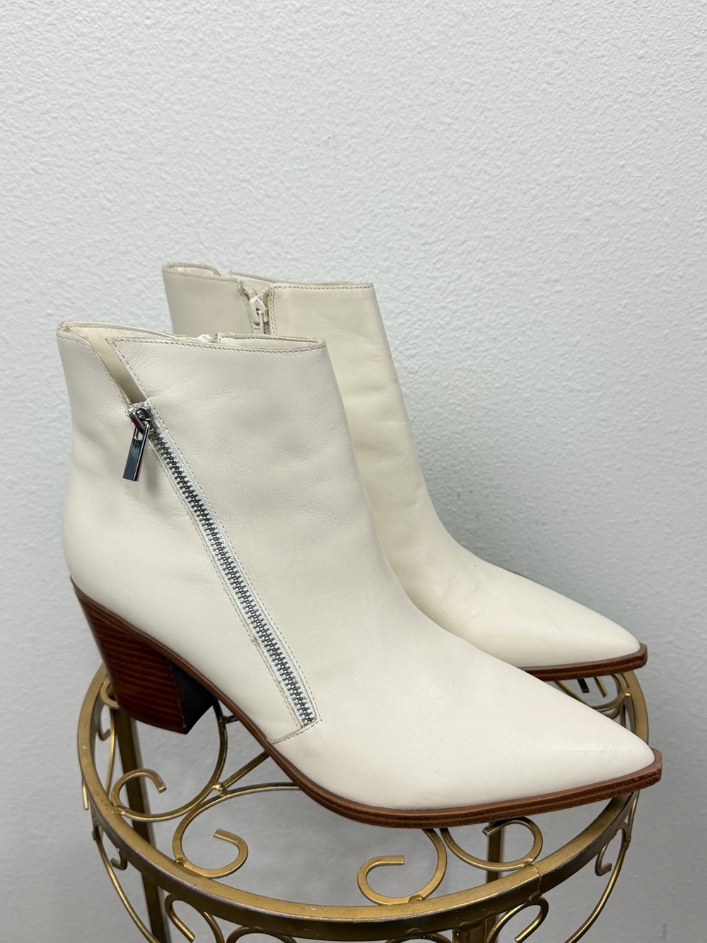 Nine West Pointy Zip Up Block Heel Bootie Size 12